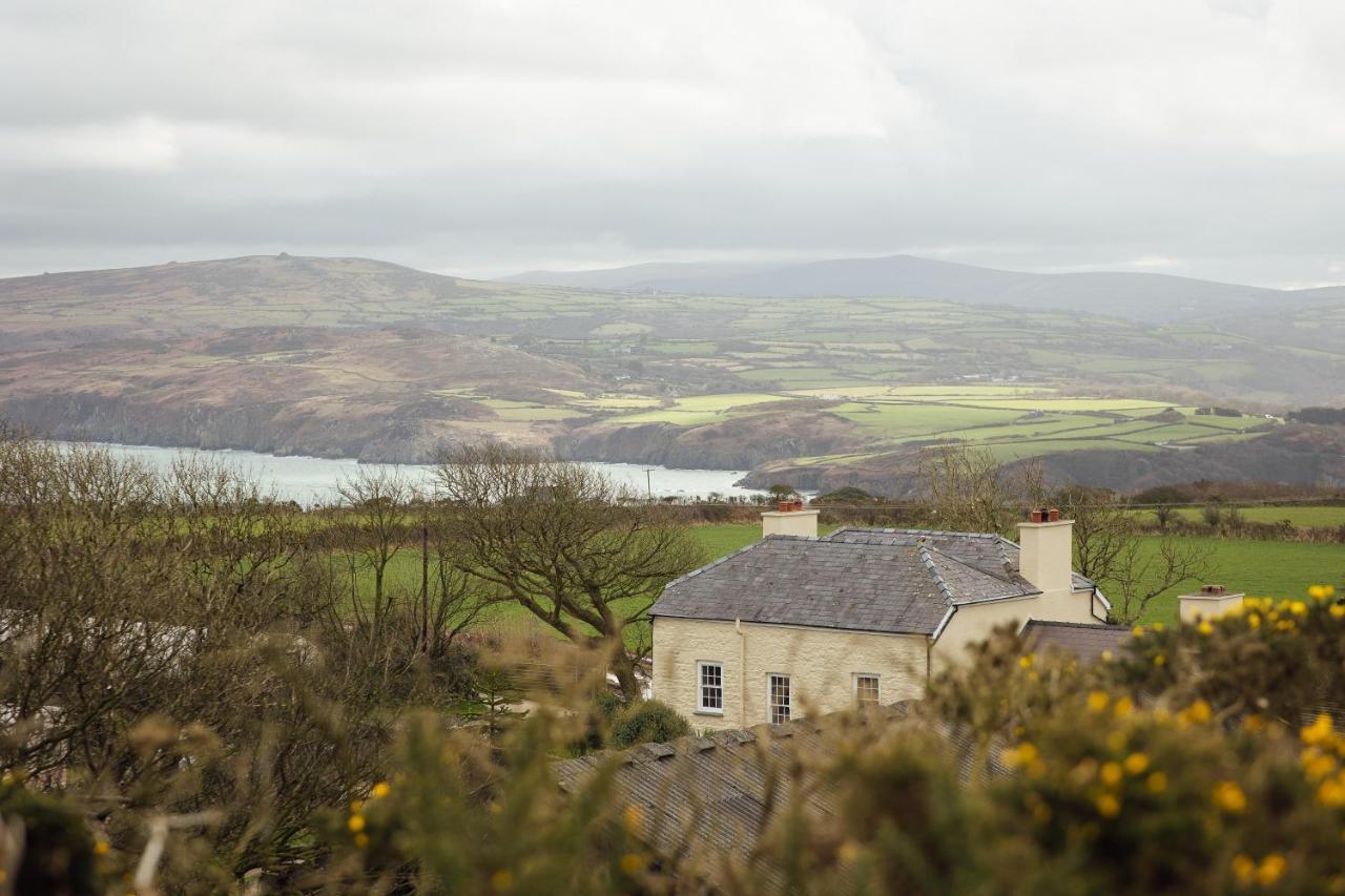 Penrhiw Farm B & B Goodwick Exterior photo