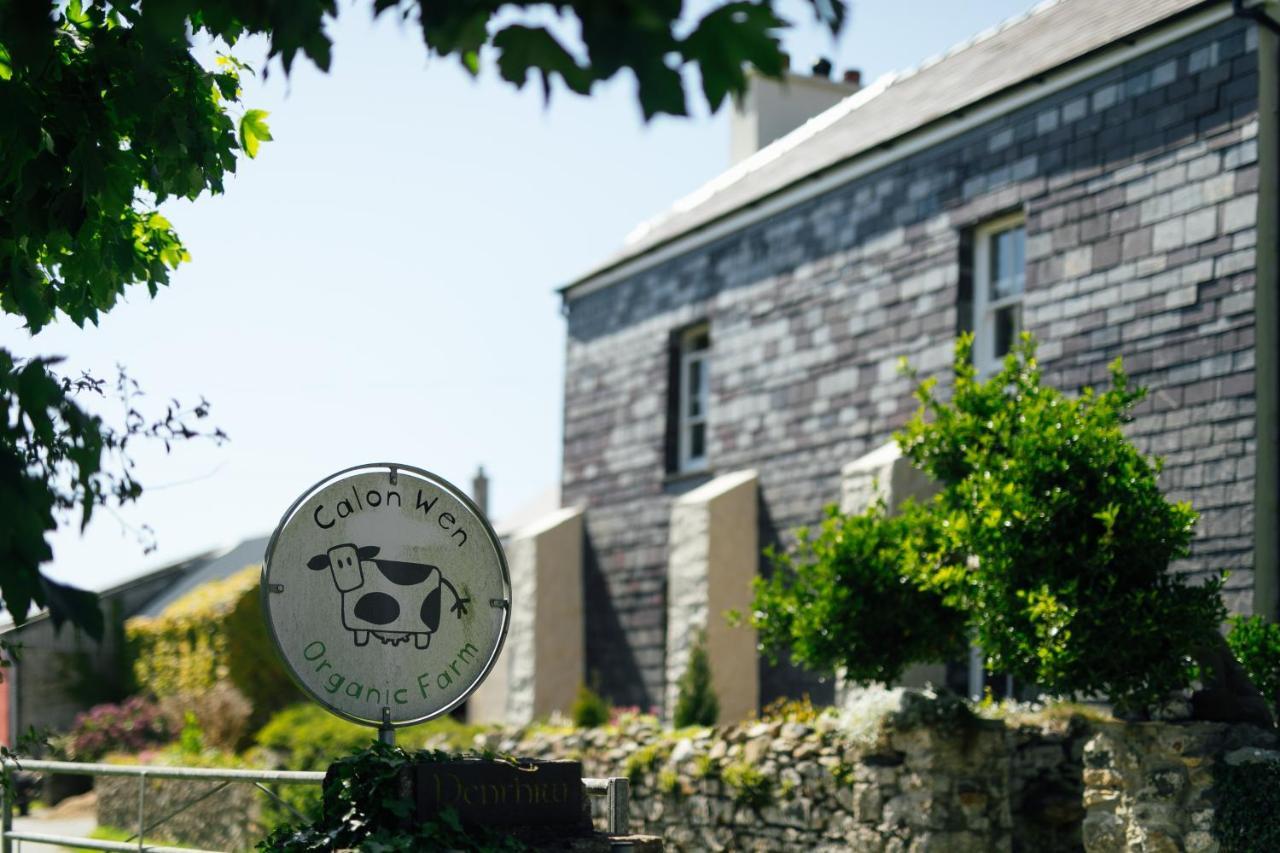 Penrhiw Farm B & B Goodwick Exterior photo